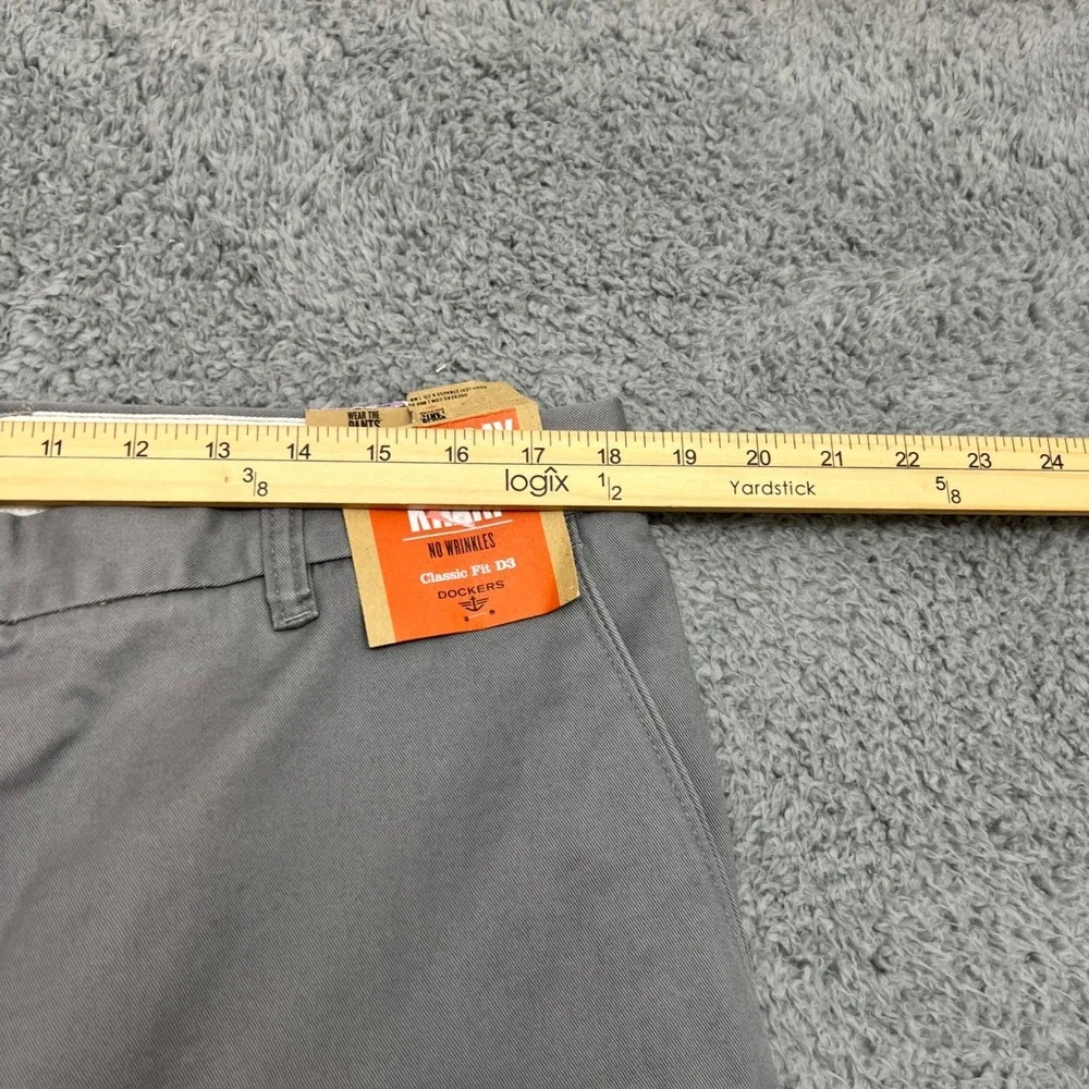 Dockers Saturday Khaki Mens 38x30 Grey New D3 Classic Fit No Wrinkle Chino Pants